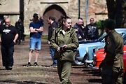 Kulatá světla, blýskající se chromy, brumlavé motory. Majitelům historických skvostů vyšla jejich první letošní projížďka na jedničku.