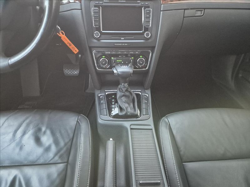Škoda Superb 2,0 TDI 125KW DSG Kůže Xenon - fotka 29 z 33