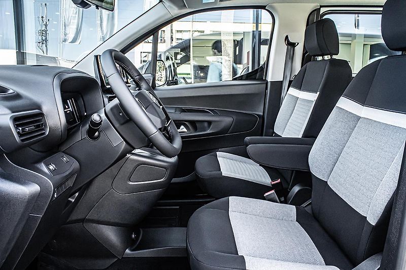Citroën Berlingo (2026) 1,5 XL PLUS 130k +kamera +zima - fotka 9 z 13