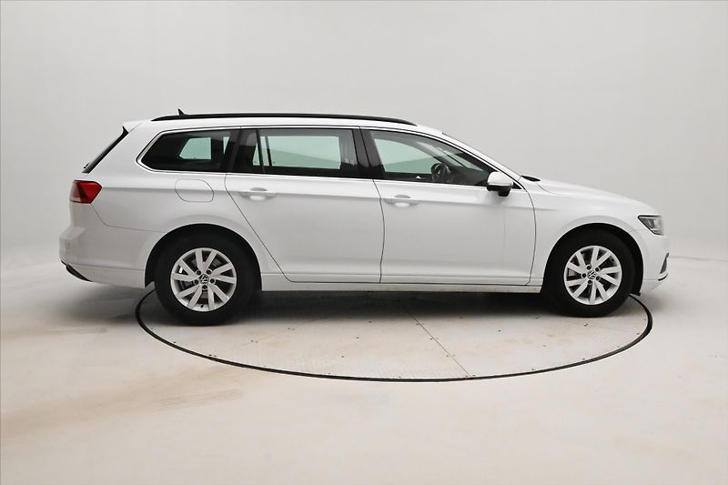 Volkswagen Passat 2,0 TDI 110 kW DSG Business Zá - fotka 4 z 32