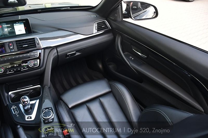 BMW M4 3.0 317kW HUD LED DPH - fotka 28 z 57