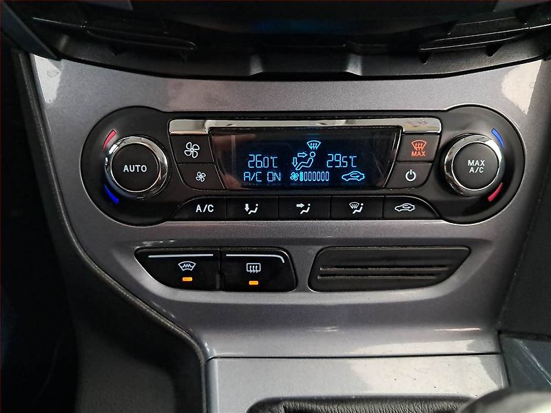 Ford Focus (2014) 1.6 TDCi, Tempomat - fotka 13 z 19
