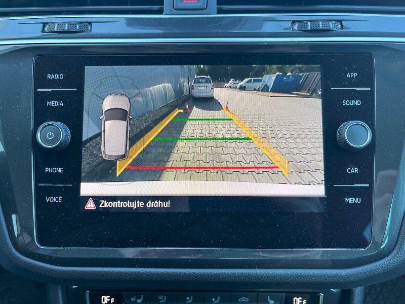 Volkswagen Tiguan (2019) 2.0 TSI DSG 4Motion - fotka 22 z 32
