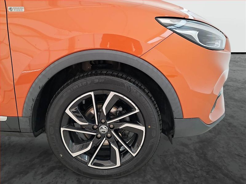 MG ZS (2022) 1.0 Turbo, Automat, Serv.kniha - fotka 15 z 17