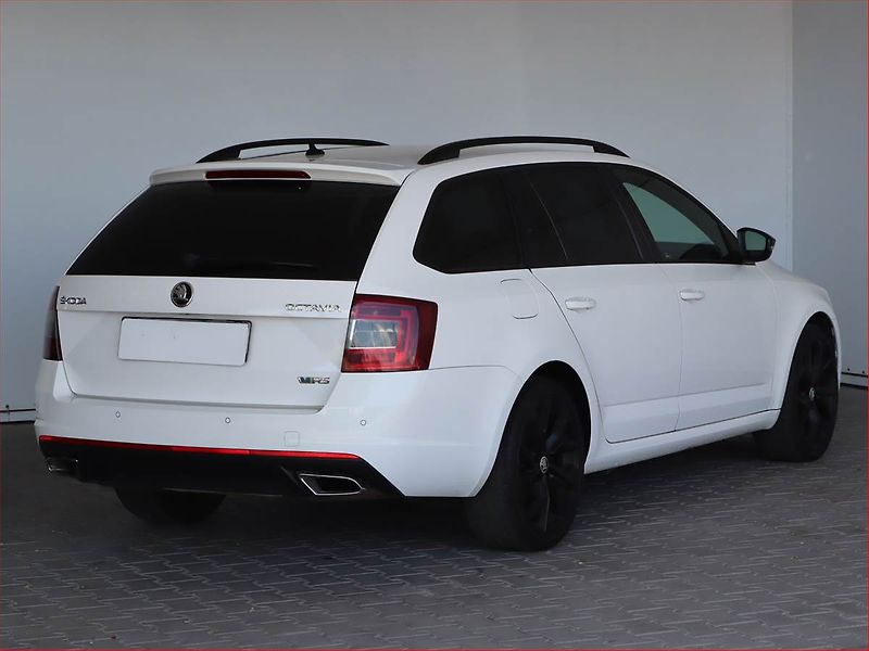 Škoda Octavia (2015) RS 2.0 TDI, Automat - fotka 5 z 21