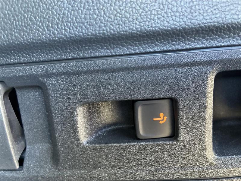 Volkswagen Passat 2,0 TDI IQ-LIGHT KAMERA 360 - fotka 15 z 33