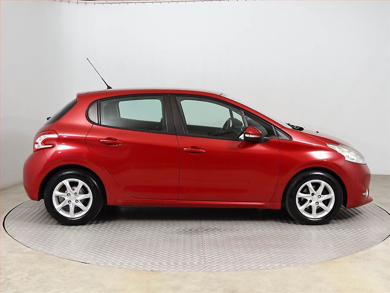 Peugeot 208 (2014) 1.4 HDI, ČR,1.maj, Serv.kniha - fotka 6 z 15