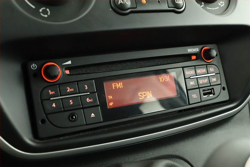 Renault Kangoo (2021) Zen 1.5 dCi, 5Míst, ČR, 1Maj - fotka 9 z 12