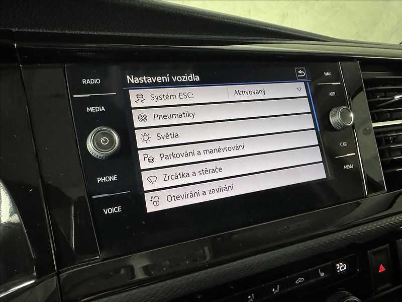 Volkswagen Multivan 2,0 TDi  DSG 4x4 BULLI Webasto - fotka 28 z 41