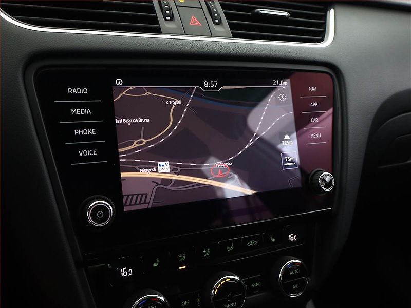 Škoda Octavia (2017) 2.0 TDI, Kůže, Navi, Tempomat - fotka 11 z 18