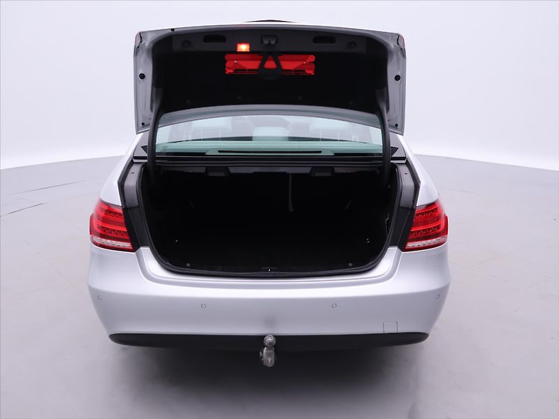 Mercedes-Benz Třídy E 3,5 E 400 Serv.kniha LED - fotka 9 z 37