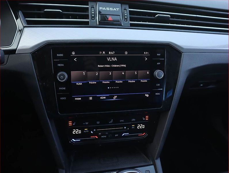 Volkswagen Passat (2020) 2.0 TDI, Serv.kniha, Navi - fotka 12 z 20