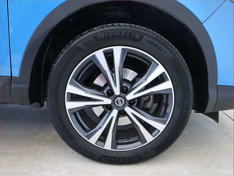 Nissan Qashqai (2022) 1.3 DIG-T, Serv.kniha - fotka 15 z 19