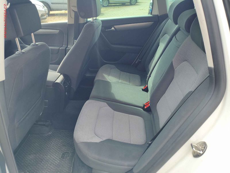 Volkswagen Passat (2011) 2.0 TDi, ČR, Comfortline, DSG - fotka 11 z 18