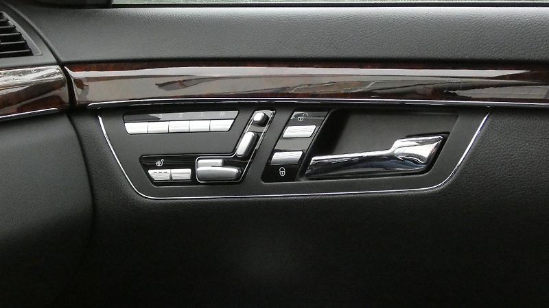 Mercedes-Benz Třídy S 500 V8 - fotka 22 z 33