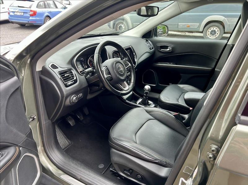 Jeep Compass 1,4 m-Air LIMITED my19 - fotka 12 z 45