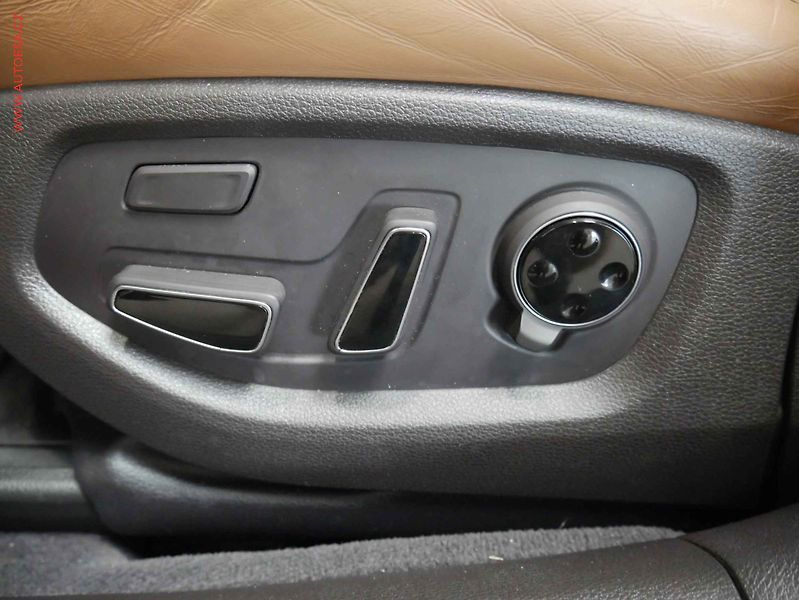 Hyundai Genesis (2017) 3.8 GDI V6 4x4, ČR, Bixen - fotka 25 z 32