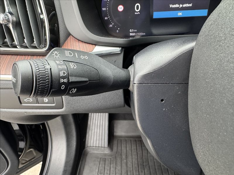 Volvo XC60 2,0 T8 AWD Recharge Plus Dark - fotka 29 z 50