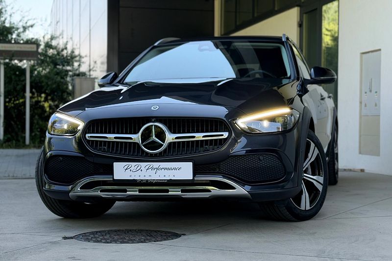 Mercedes-Benz Třídy C (2023) C 220d 4Matic Allterrain - fotka 6 z 125