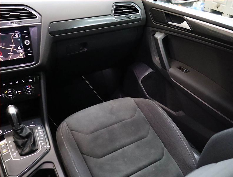 Volkswagen Tiguan (2020) R-Line 1.5 TSI - fotka 8 z 23