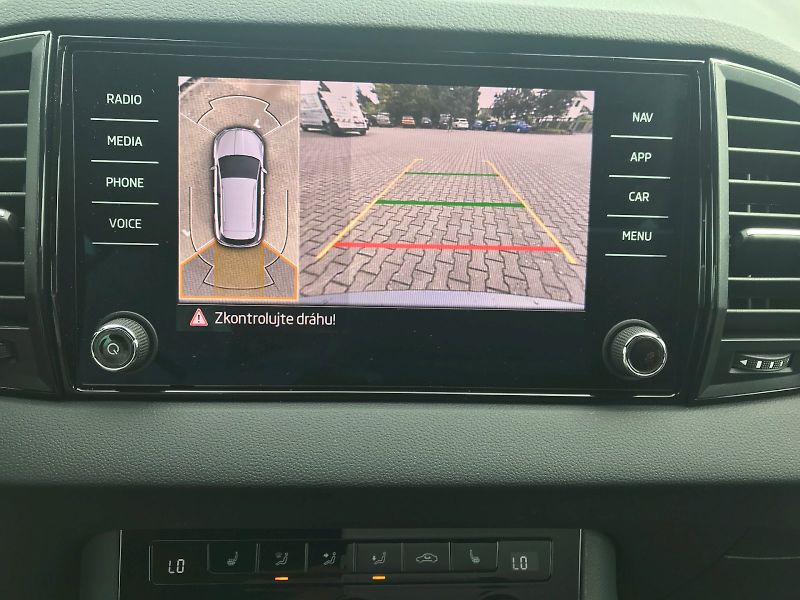 Škoda Karoq (2026) SPORTLINE 2,0 TDI 4X4 DSG - fotka 14 z 29
