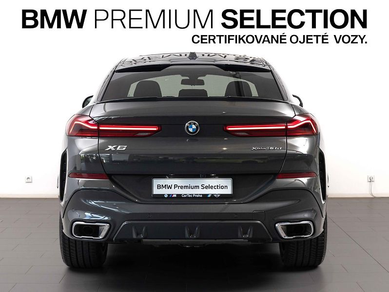 BMW X6 xDrive30d - fotka 6 z 24