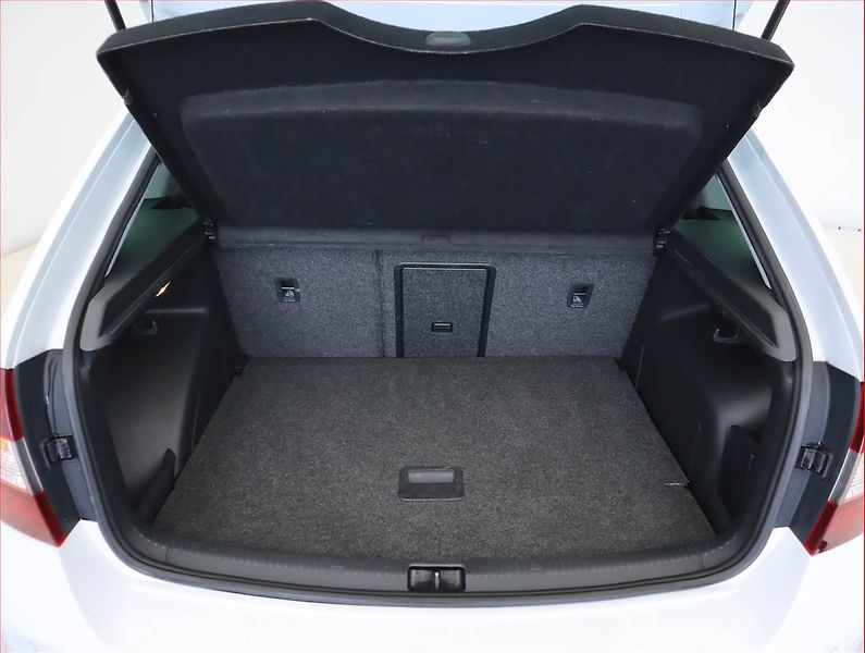 Škoda Rapid (2015) Spaceback 1.6 TDI, Automat - fotka 14 z 18