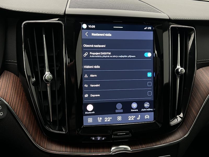 Volvo XC60 B5 AWD ULTIMATE DARK AUT  - fotka 37 z 47