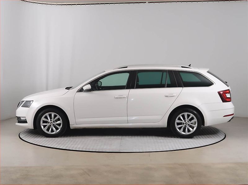Škoda Octavia (2019) Ambition 1.6 TDI, Tempomat - fotka 3 z 15