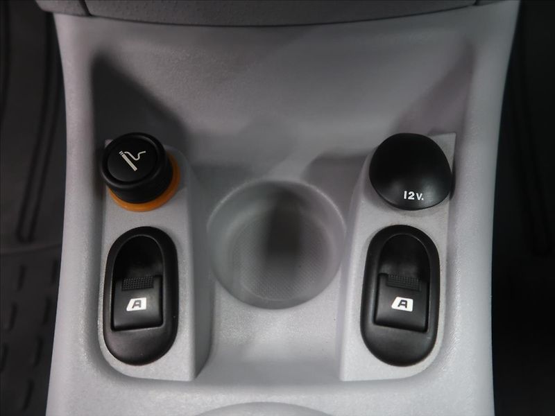 Citroën C3 1,4 i Pluriel - fotka 16 z 33