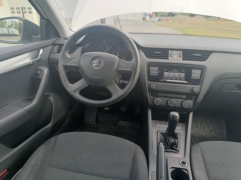 Škoda Octavia III 1.6 TDI - fotka 34 z 45