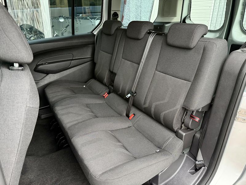 Ford Transit Connect 1,5 TDCi Maxi 5 Míst ČR - fotka 17 z 29