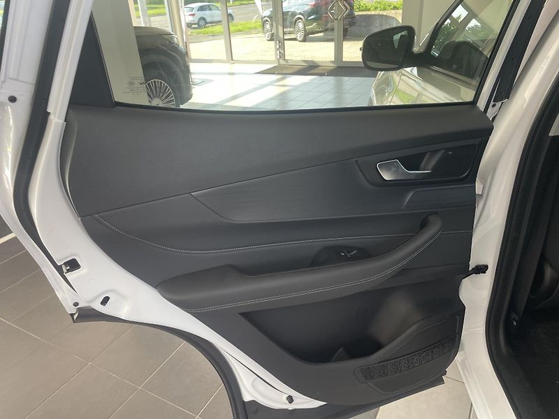 Chery Tiggo 4 HEV (2026) 1,5 HEV Unique - fotka 12 z 40