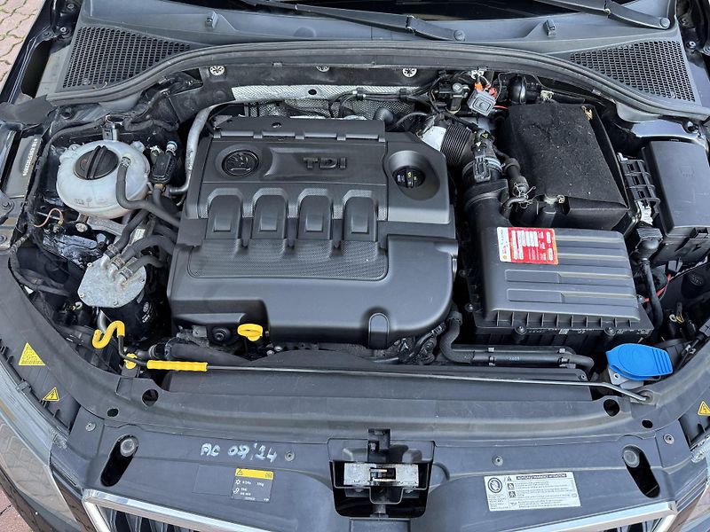 Škoda Octavia (2014) COMBI 1.6 TDI - fotka 21 z 21