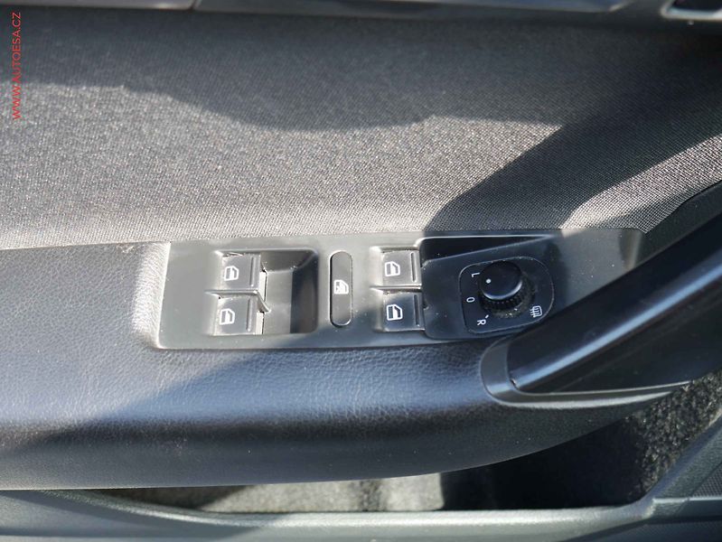 Volkswagen Passat (2013) 1.6TDi, Comfortline - fotka 11 z 22