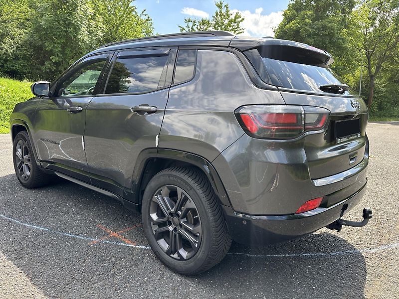 Jeep Compass (2022)  1.3 T-GDI Servis Knih 80th ČR - fotka 7 z 42