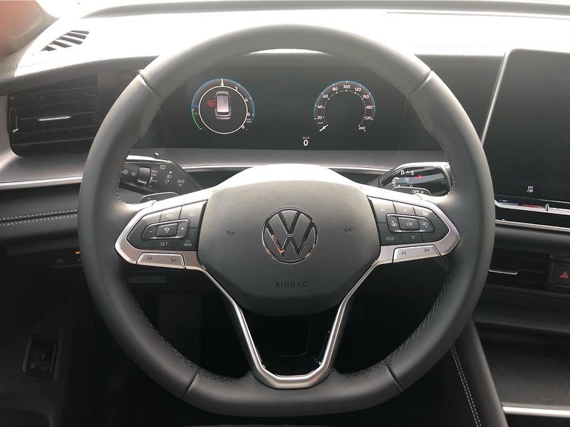 Volkswagen Tayron People 1,5 TSI 150 kW eHybrid - fotka 17 z 30