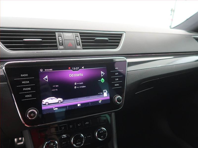 Škoda Superb (2018) Sportline 2.0 TDI, Serv.kniha - fotka 12 z 18