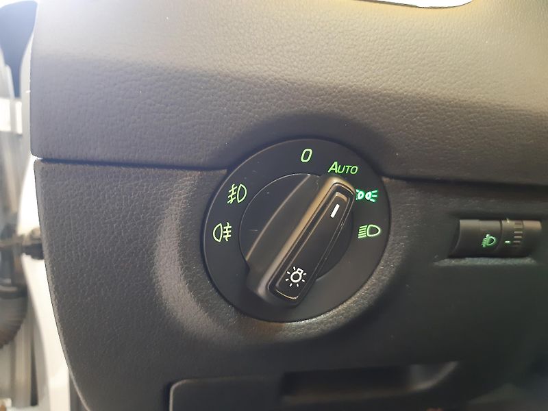 Škoda Octavia 2.0 TDI COMBI NAVI  - fotka 19 z 27