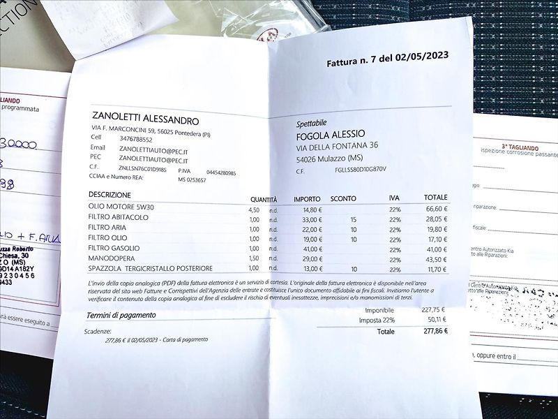 Kia Stonic 1,6 CRDi Aut.klima,Kamera - fotka 37 z 39