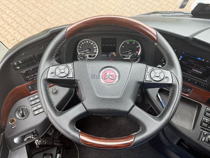 Setra (2015) S515 HD TOP VÝBAVA + 880l  - fotka 15 z 29