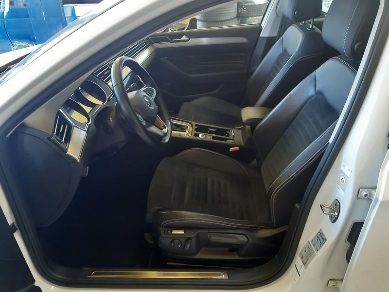 Volkswagen Passat 2.0 TDI COMBI NAVI LED APP  - fotka 8 z 28