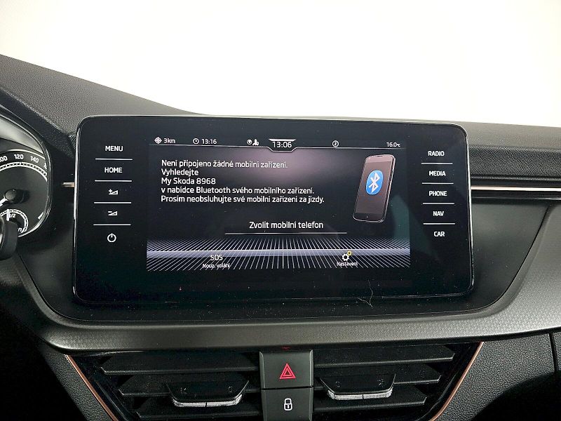 Škoda Scala (2023) 1.0TSI 70kW STYLE PLUS TAŽNÉ N - fotka 10 z 26