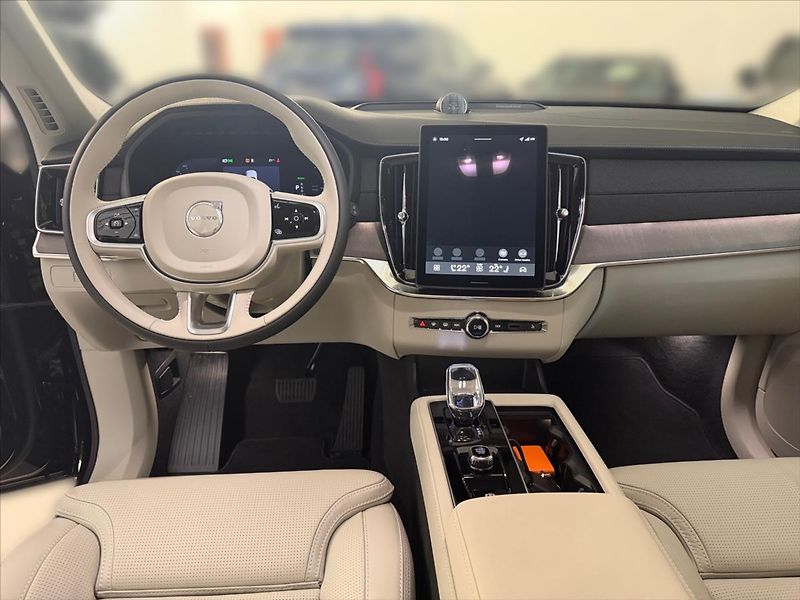 Volvo XC90 (2026) 2,0 B5 Plus Bright 0101 - fotka 10 z 12