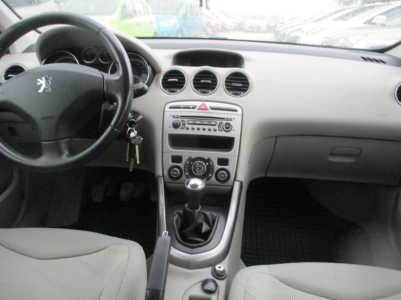 Peugeot 308 (2009) 1,4 VTi - fotka 6 z 10