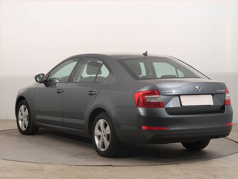 Škoda Octavia (2016) 1.6 TDI, Automat, Navi - fotka 4 z 14