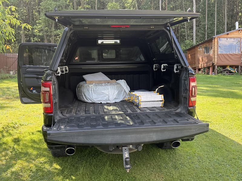 Dodge RAM (2023) 1500 Limited 5.7 HEMI LPG DPH - fotka 13 z 15