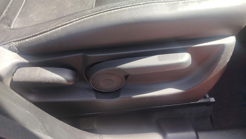Suzuki SX4 S-Cross (2015) 1.6 16v AllGrip  - fotka 23 z 35