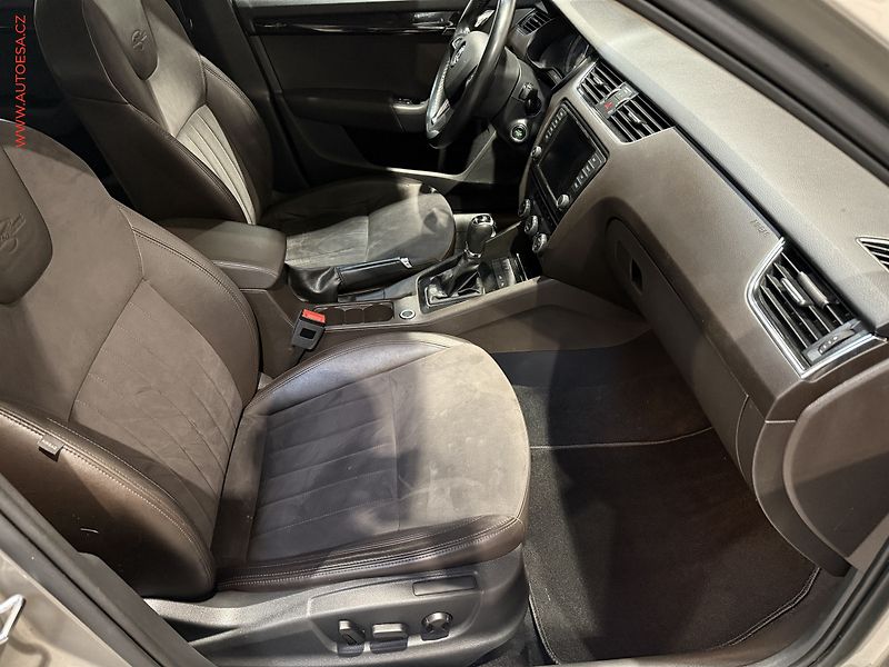 Škoda Octavia (2016) 2.0 TDi, ČR, L&K, DSG, +ALU - fotka 11 z 26