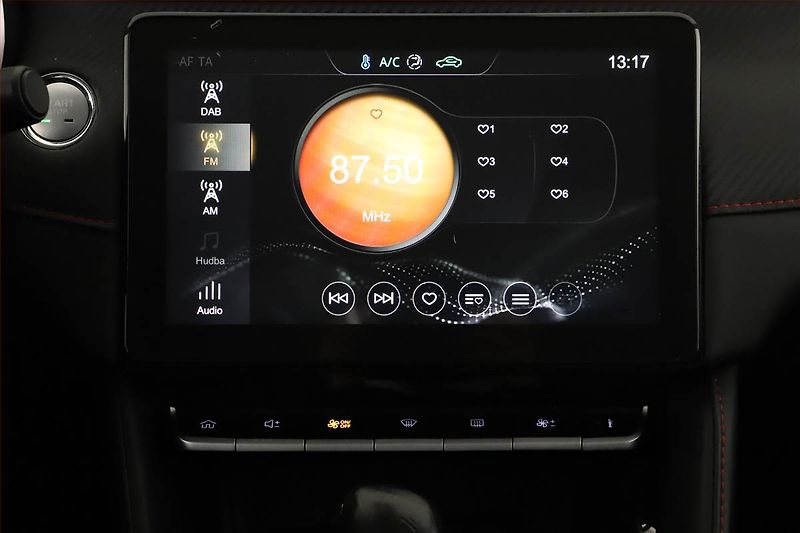 MG ZS (2023) Luxury 1.0 Turbo, Automat - fotka 13 z 20